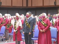 Uici Nomor 8